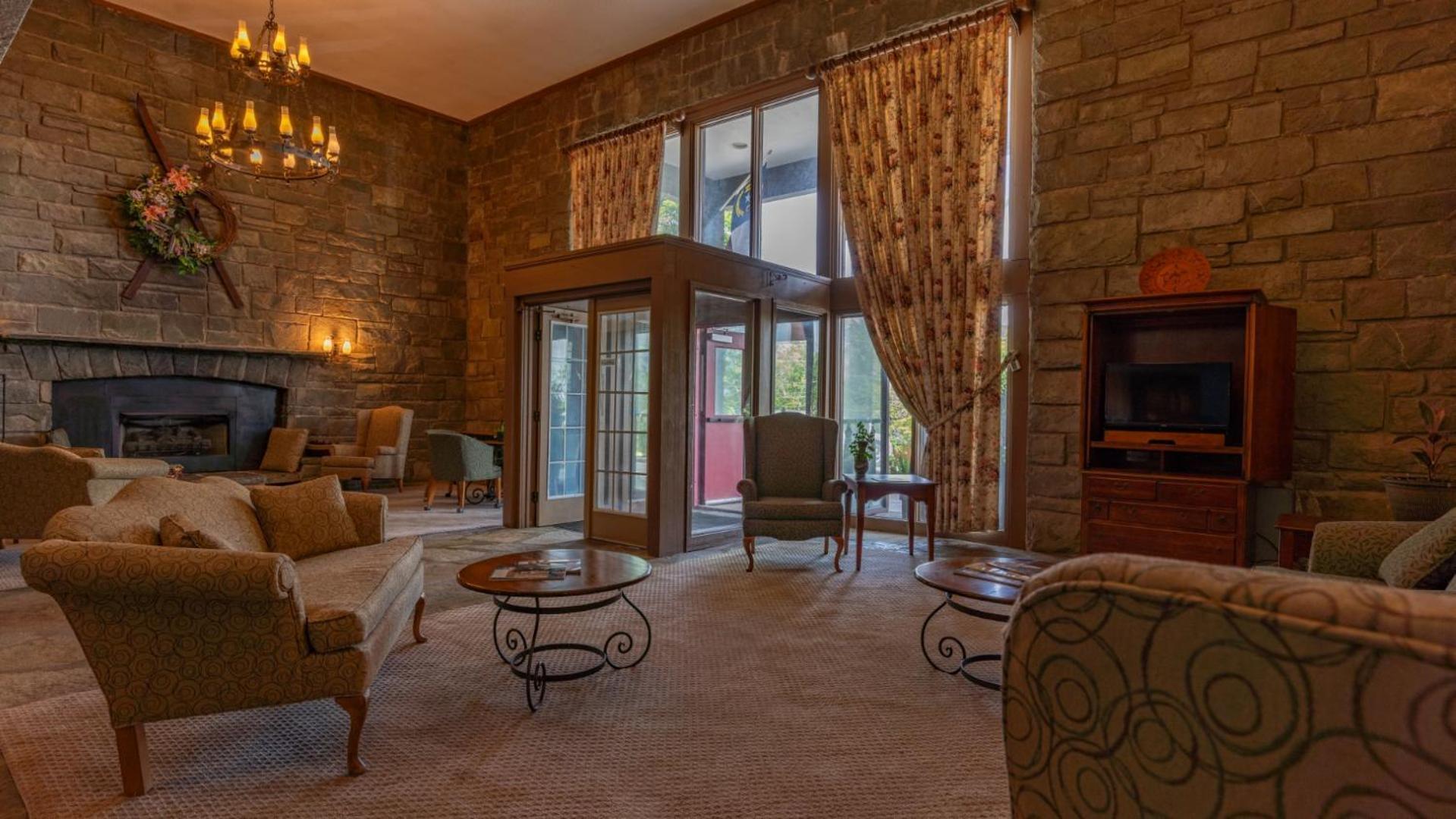 4 Seasons At Beech Mountain Hotel Екстериор снимка