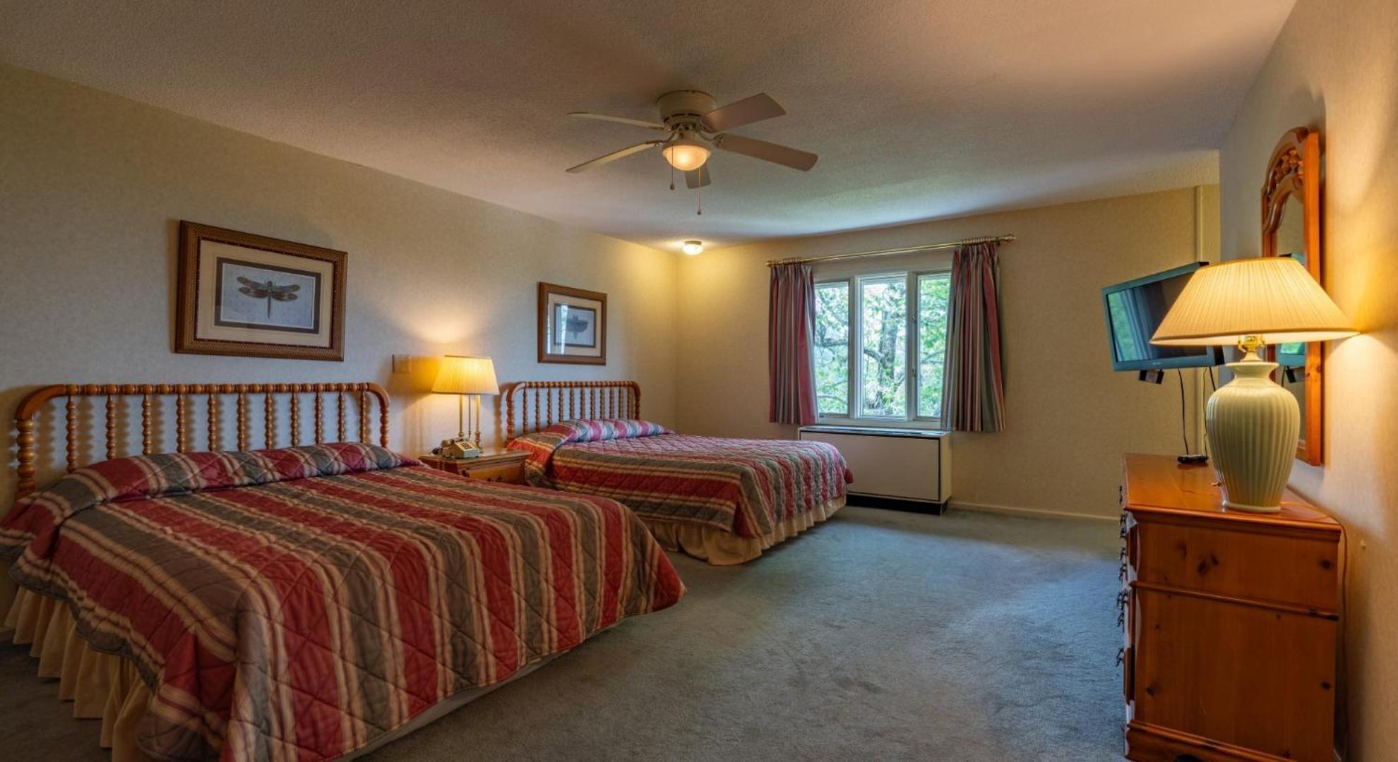 4 Seasons At Beech Mountain Hotel Стая снимка